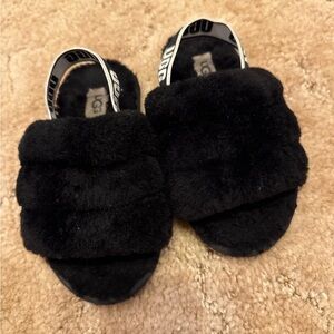 Girls UGG Black Plush Slides w strap